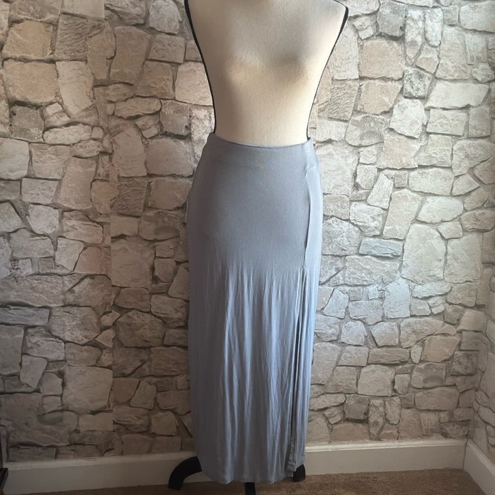 Gray Ribbed Midi Pencil Skirt with Slit